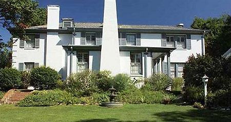 Fuquay Mineral Spring Inn & Garden Exterior photo